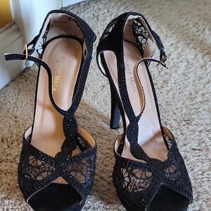 TOP Moda Black Lace Heels